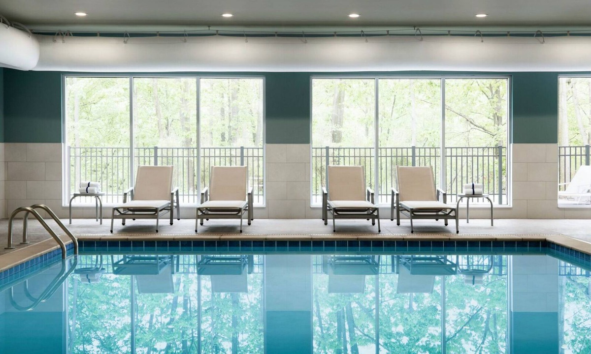 Alliance Hotel | Holiday Inn Express Alliance by IHG