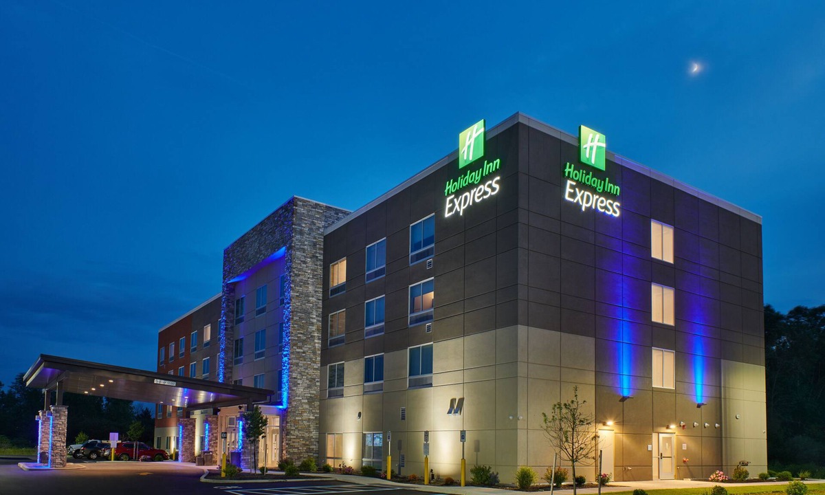 Lockport Hotel | Holiday Inn Express Amherst - Lockport by IHG