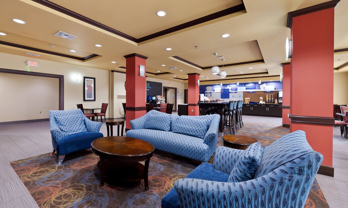 George West Hotel | Holiday Inn Express and Suites George West by IHG