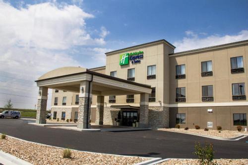 Sikeston Hotel | Holiday Inn Express and Suites Sikeston by IHG