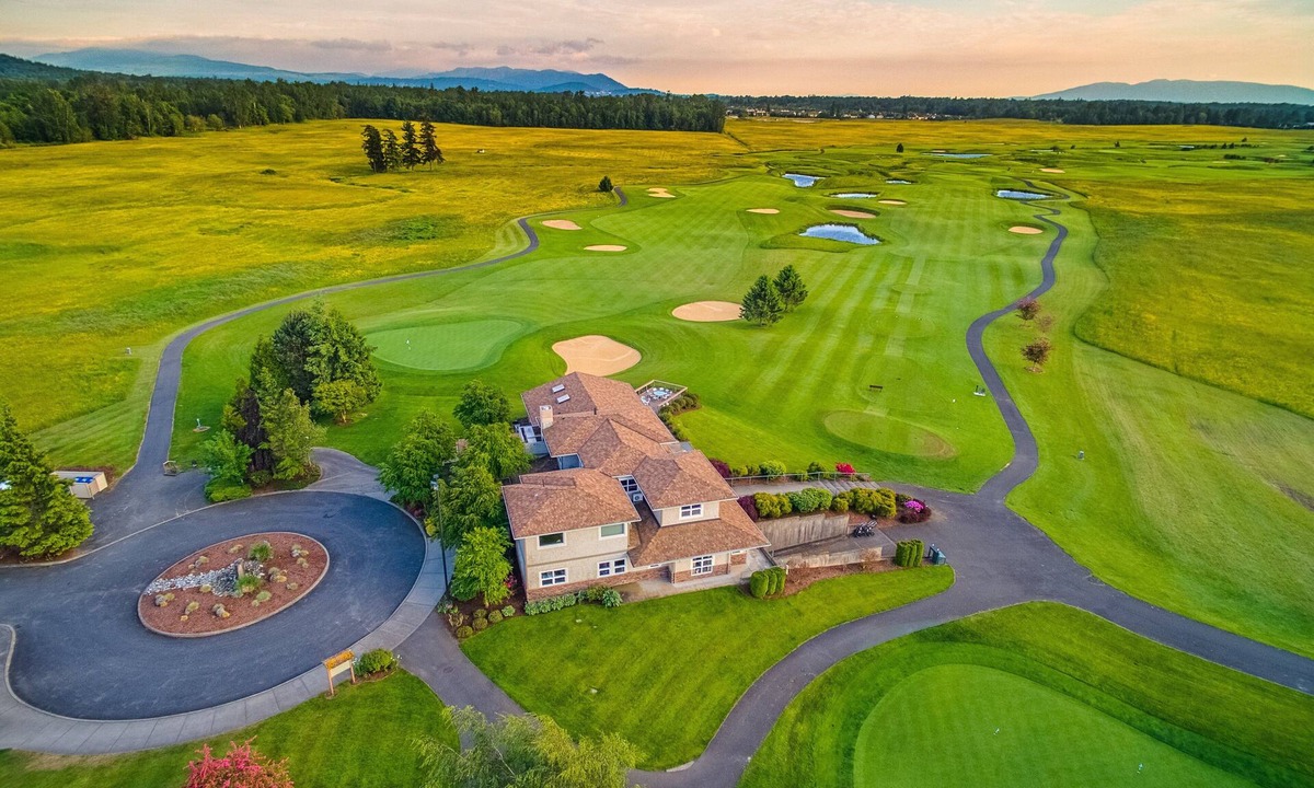 Meridian Hotel | Holiday Inn Express Bellingham by IHG