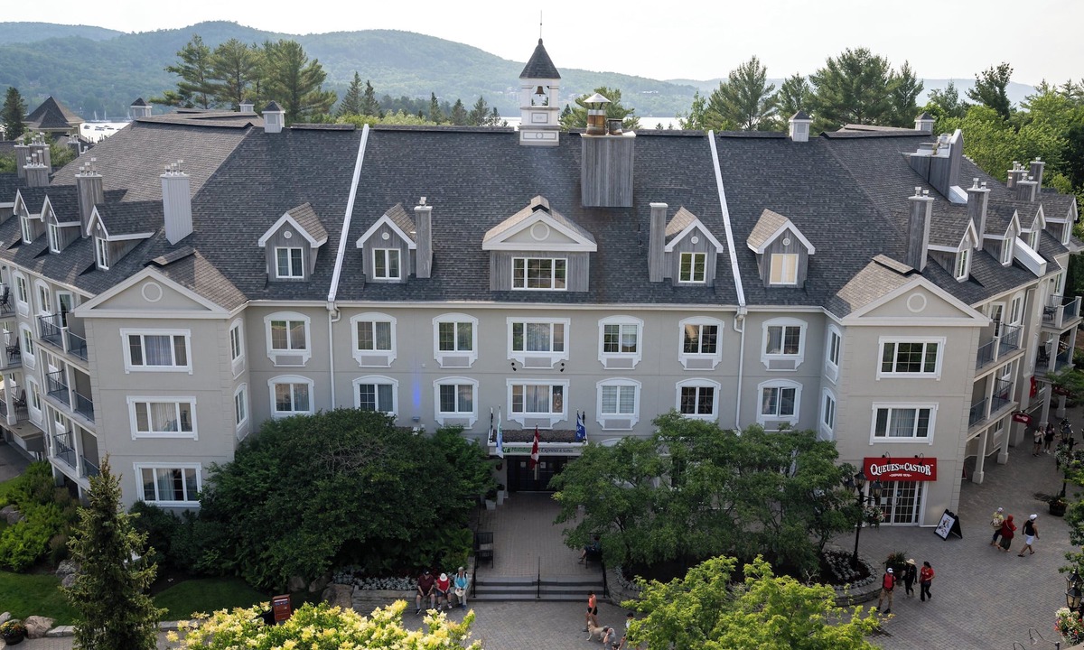 Mont-Tremblant Pedestrian Village Hotel | Holiday Inn Express and Suites Tremblant by IHG