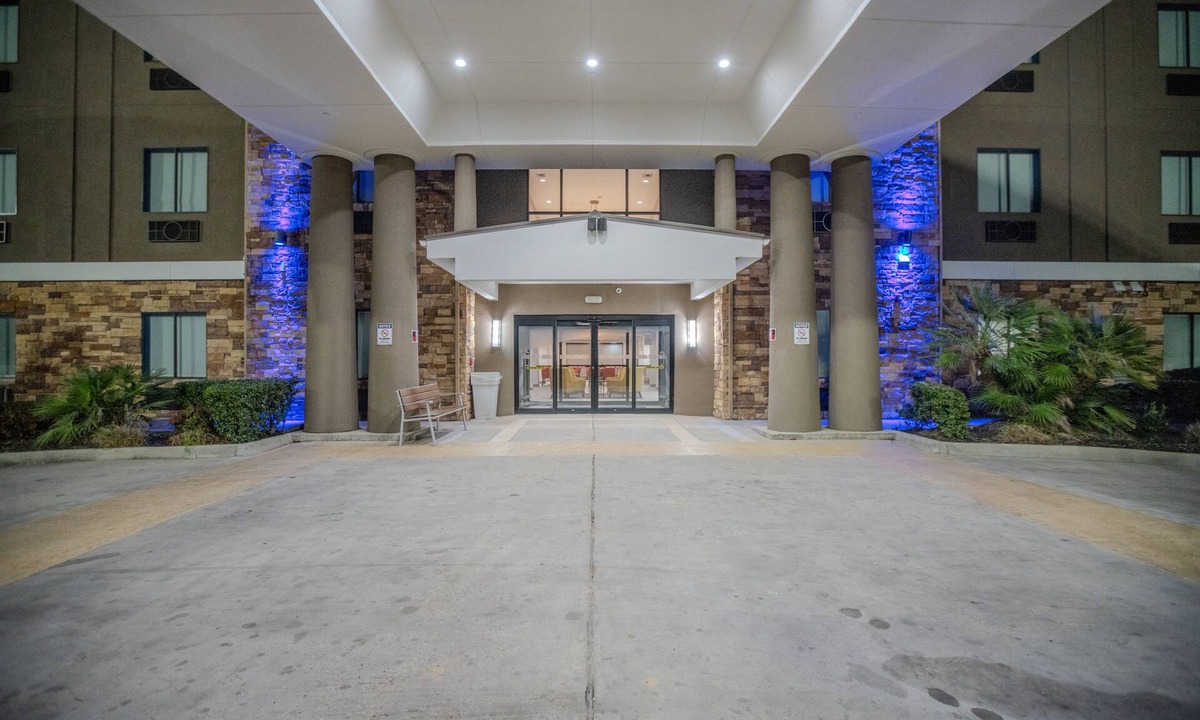 Cleveland Hotel | Holiday Inn Express Cleveland by IHG