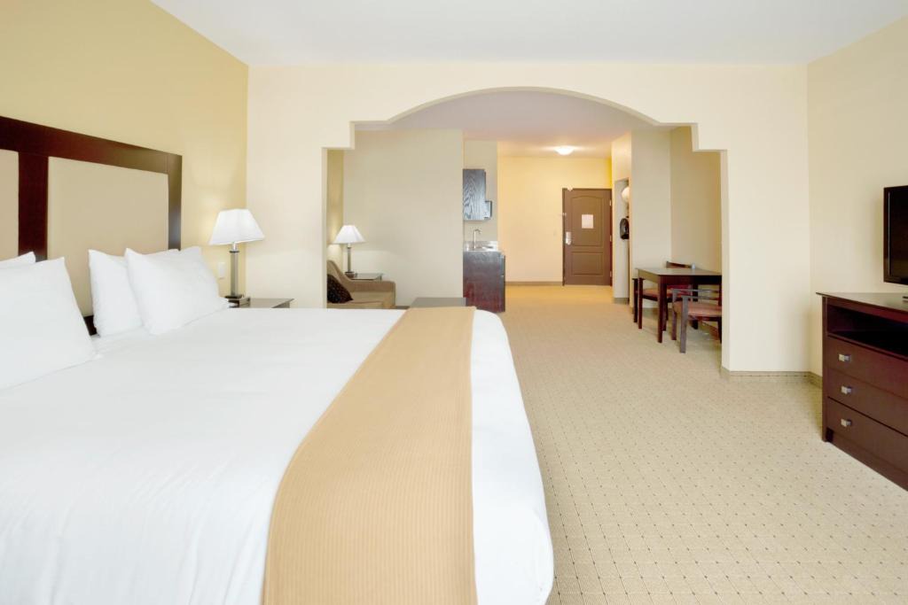 Georgetown Hotel | Holiday Inn Express Georgetown by IHG