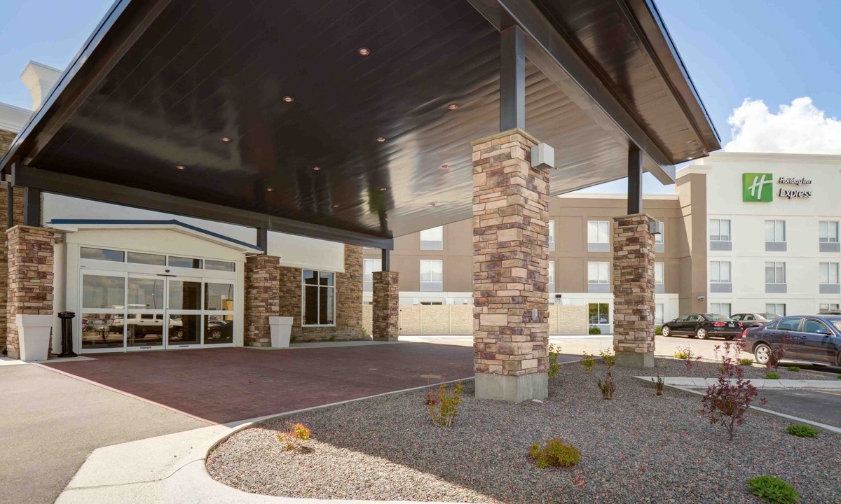 North Platte Hotel | Holiday Inn Express Hotel & Suites North Platte, an Ihg Hotel