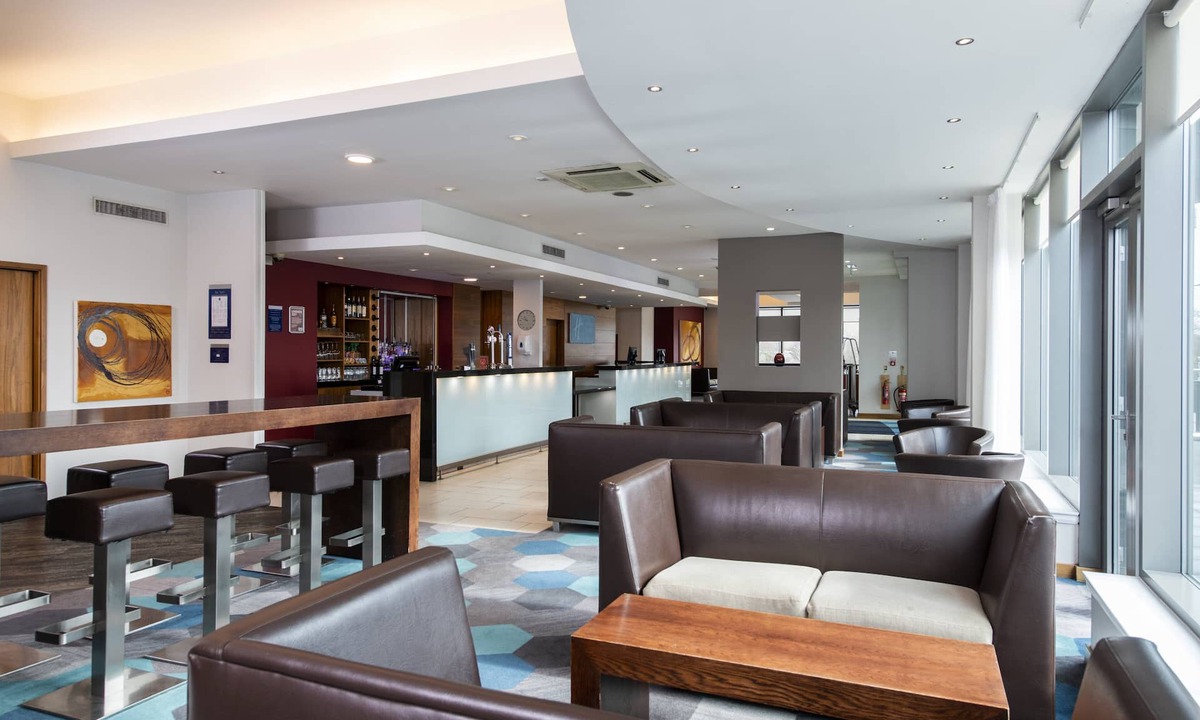 Hamilton Hotel | Holiday Inn Express Hamilton by IHG
