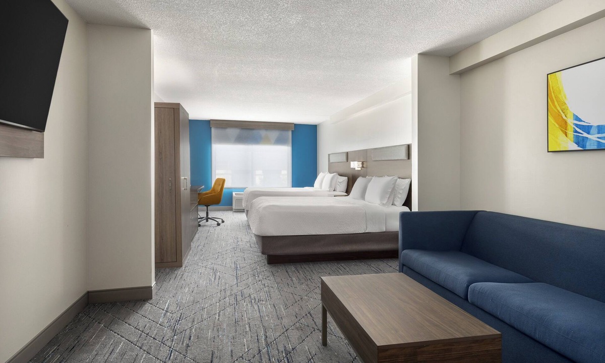 Brockville Hotel | Holiday Inn Express Hotel & Suites Brockville by IHG