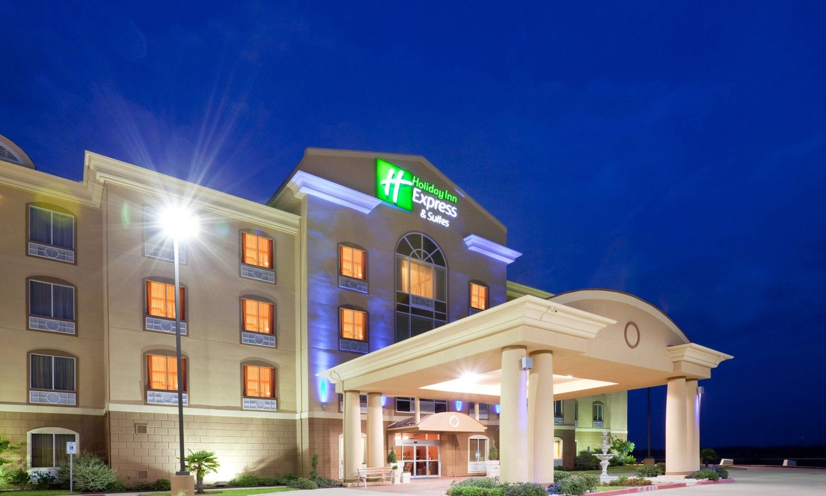 Terrell Hotel | Holiday Inn Express Hotel & Suites Terrell, an IHG Hotel