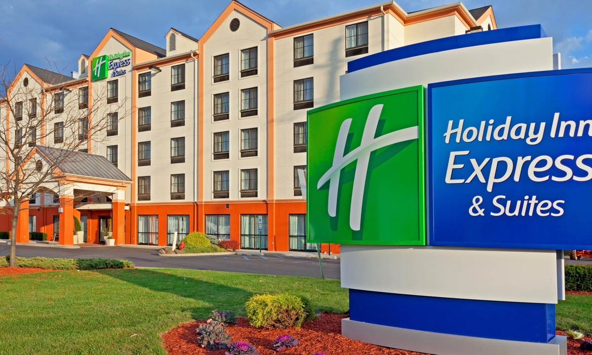 Carlstadt Hotel | Holiday Inn Express Hotel & Suites Meadowlands Area, an Ihg Hotel