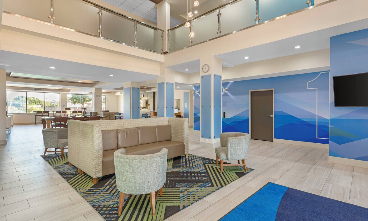 Fairfield Hotel | Holiday Inn Express Hotel & Suites Fairfield - North by IHG
