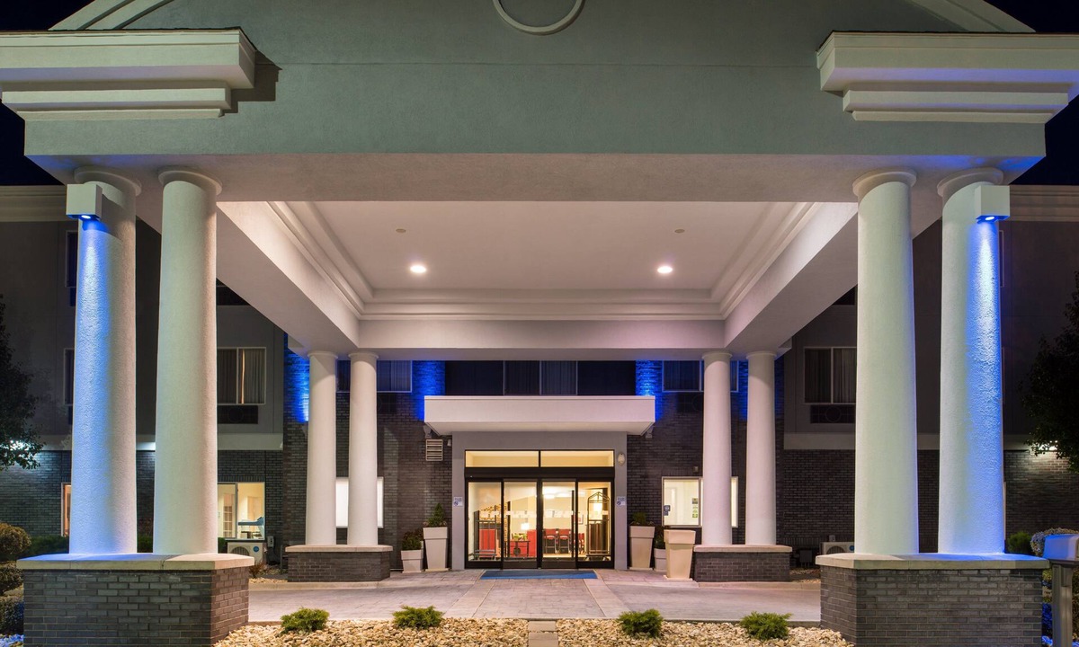 Pittsburg Hotel | Holiday Inn Express Hotel & Suites Pittsburg by IHG