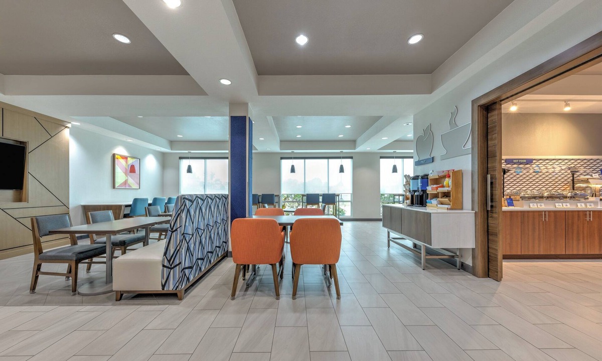 Athens Hotel | Holiday Inn Express Hotel & Suites Athens by IHG