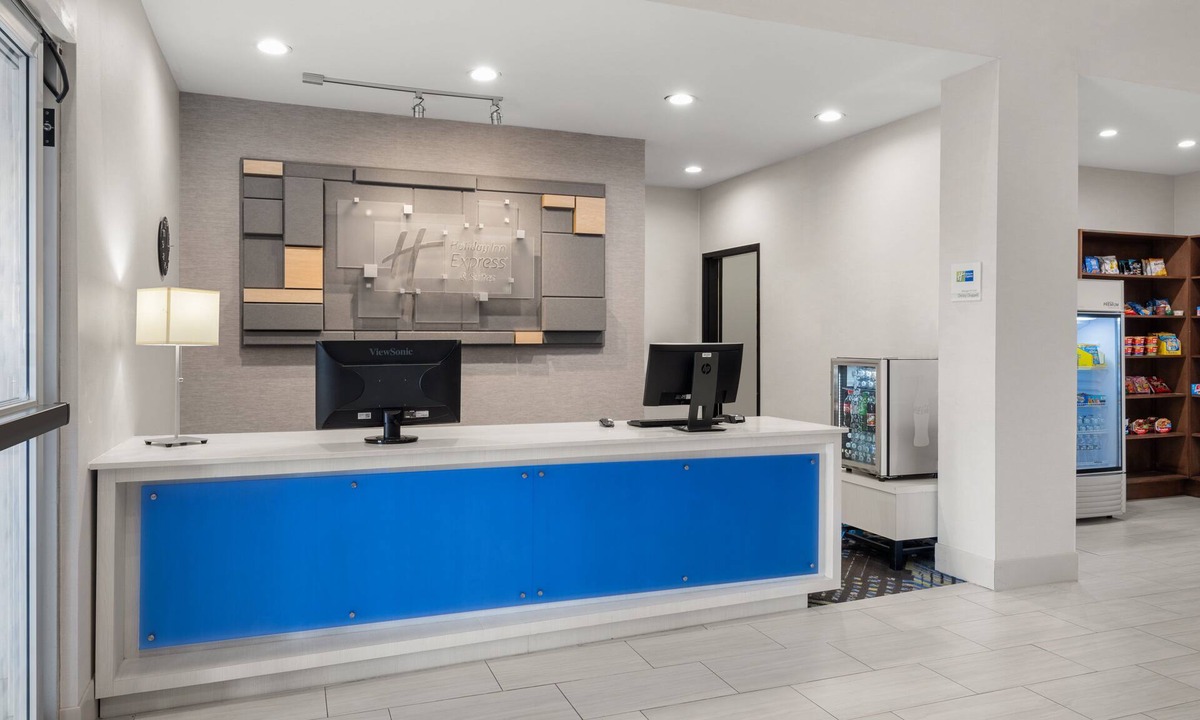 Graham Hotel | Holiday Inn Express Hotel & Suites Graham by IHG