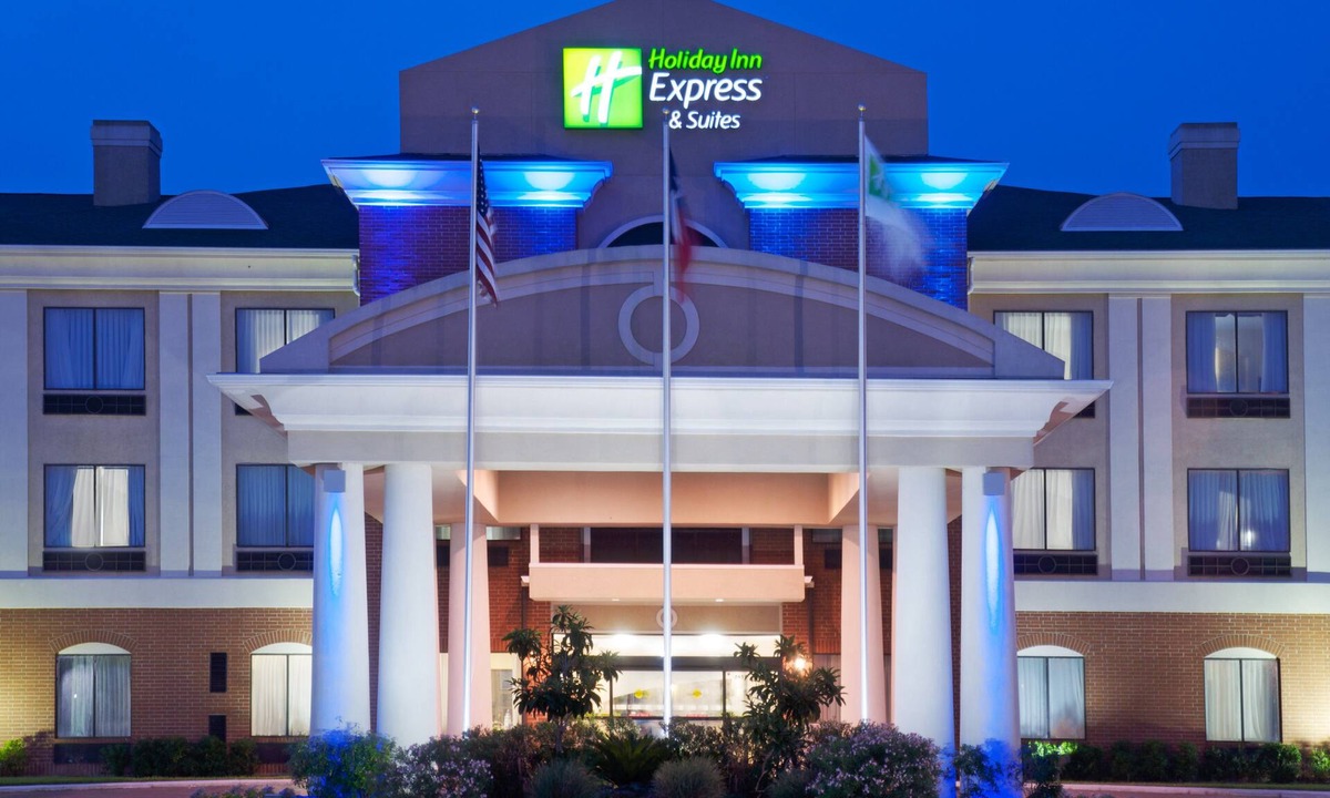 Orange Hotel | Holiday Inn Express Hotel & Suites Orange by IHG