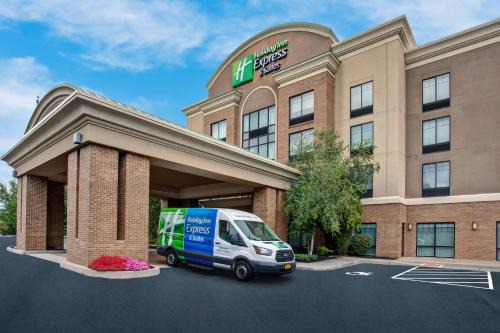 Webster Hotel | Holiday Inn Express Hotel & Suites Rochester Webster by IHG