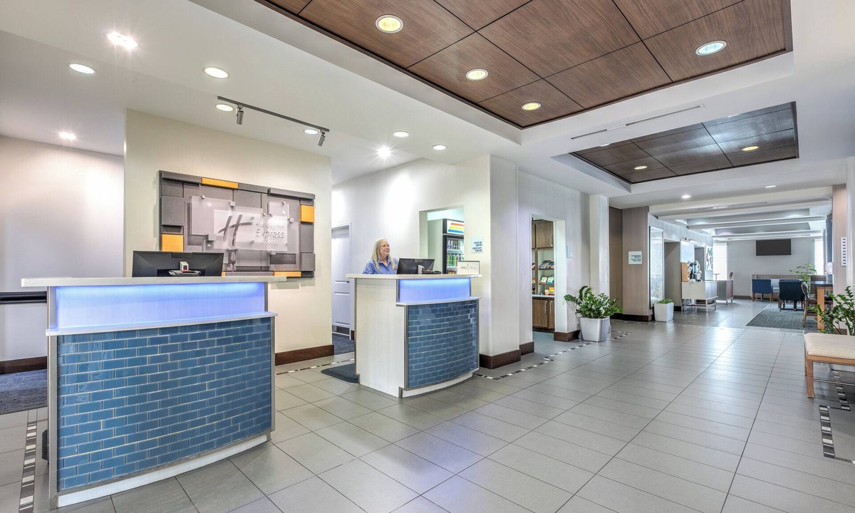 Clute Hotel | Holiday Inn Express Hotel & Suites Clute - Lake Jackson by IHG