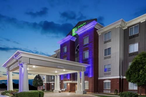 Dumas Hotel | Holiday Inn Express Hotel & Suites Dumas by IHG
