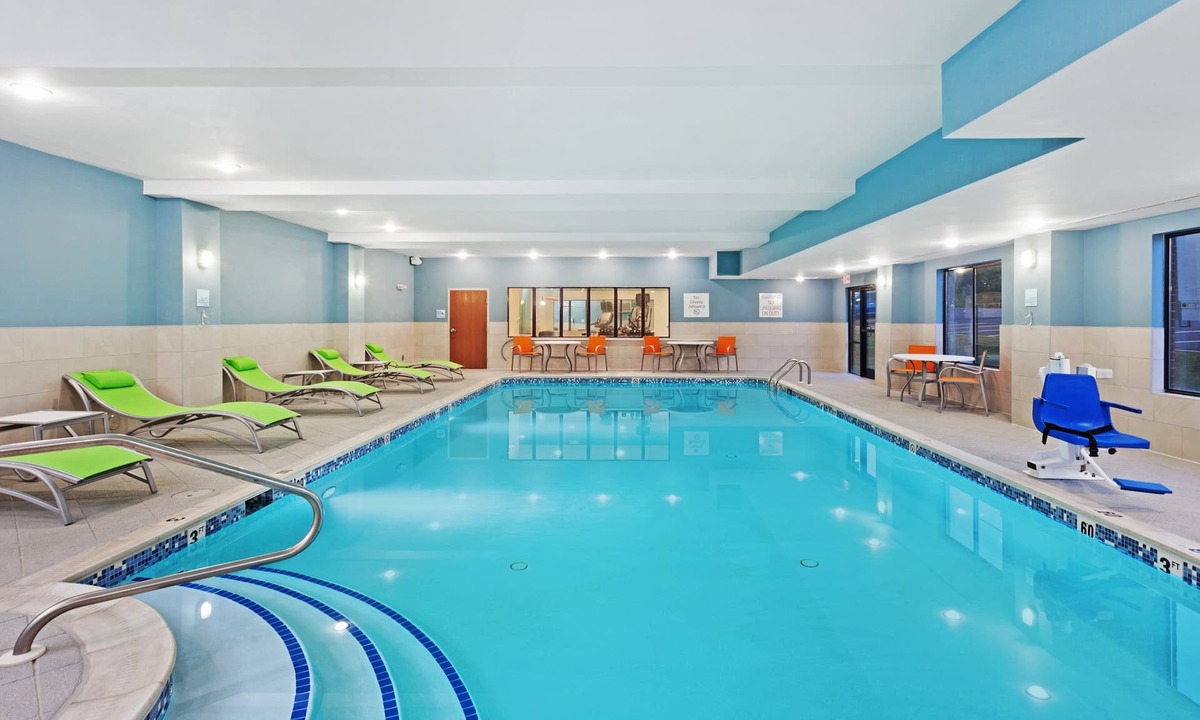West Fairfax Hotel | Holiday Inn Express Hotel & Suites Culpeper by IHG