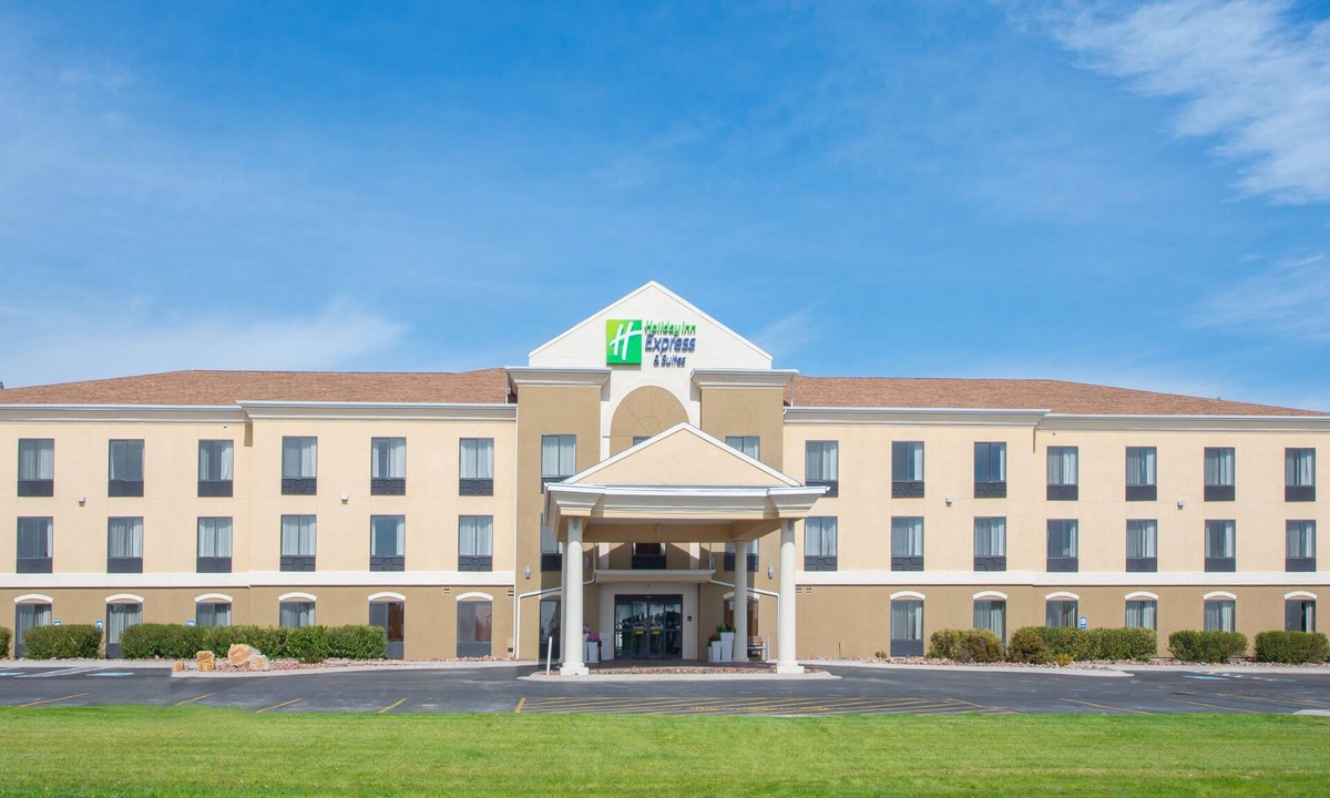 Douglas Hotel | Holiday Inn Express Hotel & Suites Douglas by IHG