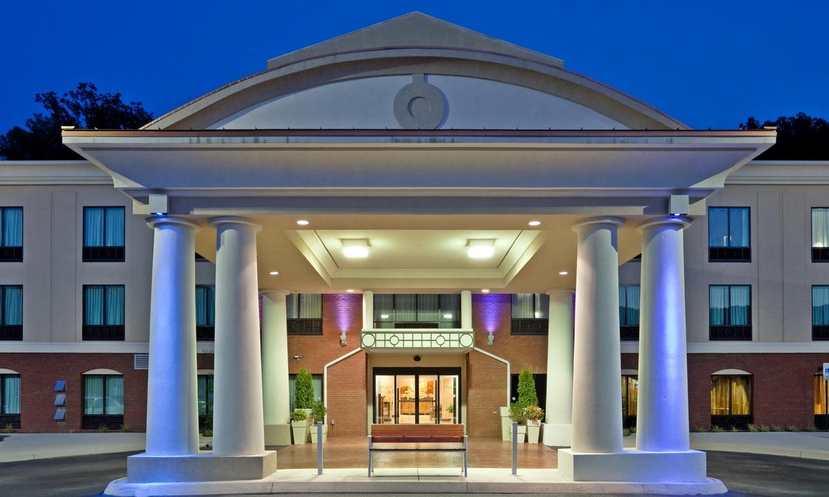 Harriman Hotel | Holiday Inn Express Hotel & Suites Harriman, an IHG Hotel