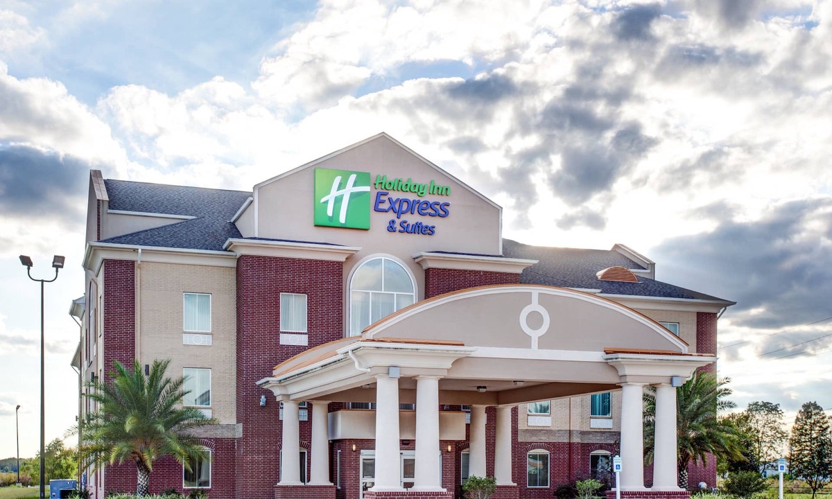 Mathews Hotel | Holiday Inn Express Hotel & Suites Raceland - Highway 90 by IHG