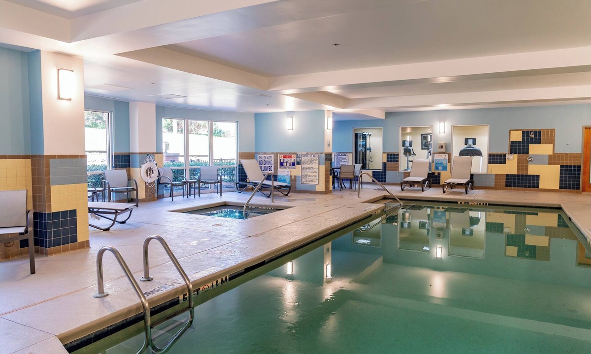 Southwest Raleigh Hotel | Holiday Inn Express Hotel & Suites Raleigh SW NC State by IHG