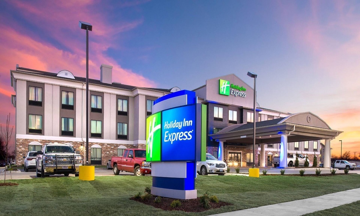 Hutchinson Hotel | Holiday Inn Express Hutchinson by IHG