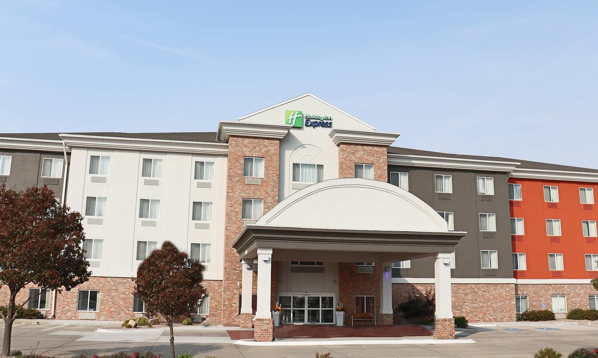 Kearney Hotel | Holiday Inn Express Kearney by IHG