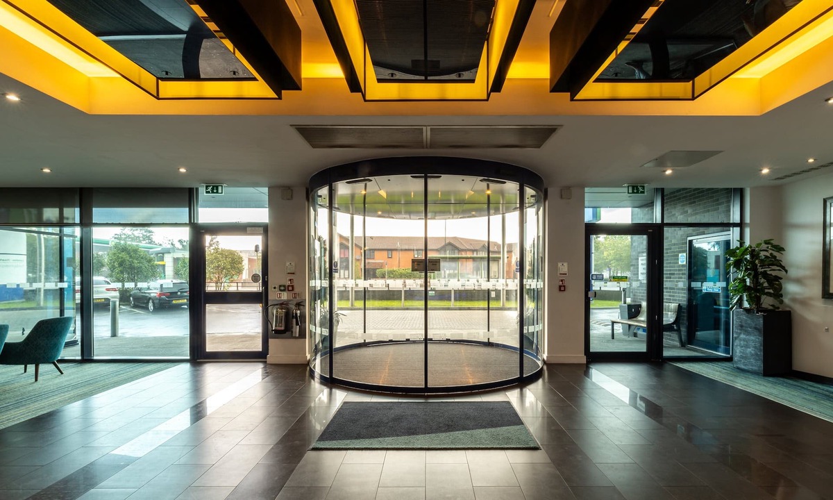 George Green Hotel | Holiday Inn Express London Heathrow T5 by IHG