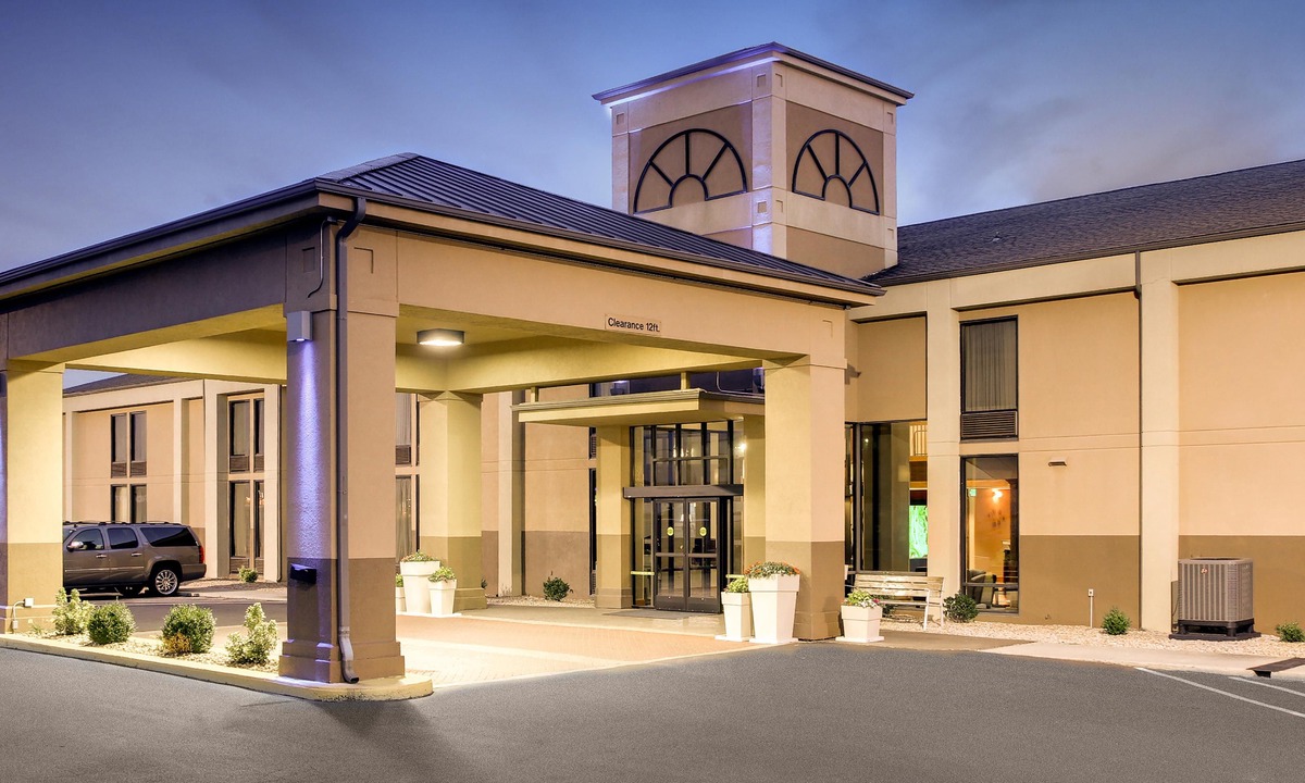 Marshfield Hotel | Holiday Inn Express Marshfield - Springfield Area, an Ihg Hotel