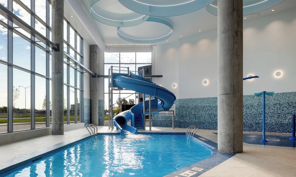 Saint-Laurent Hotel | Holiday Inn Express Montreal Airport - St-Laurent by IHG