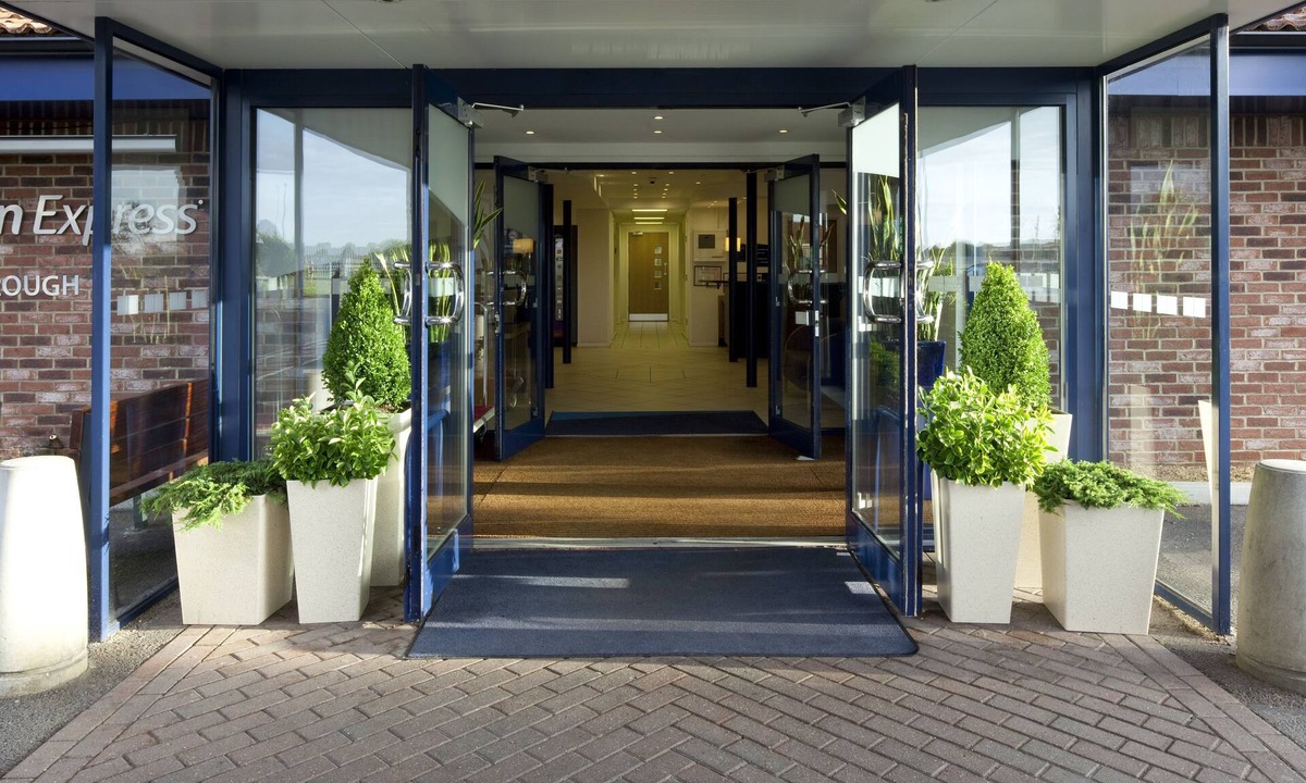 Alwalton Hotel | Holiday Inn Express Peterborough by IHG