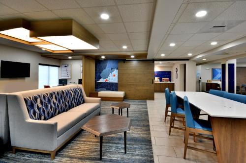 Innsbrook Hotel | Holiday Inn Express Richmond I-64 Short Pump Area by IHG