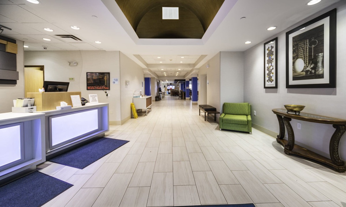 Rochelle Hotel | Holiday Inn Express Rochelle by IHG