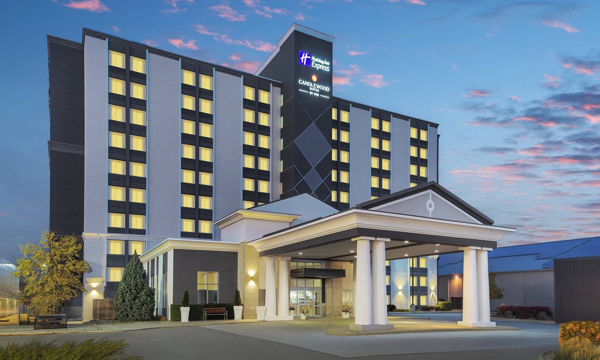 Chatham-Kent Hotel | Holiday Inn Express & Suites Chatham South by IHG