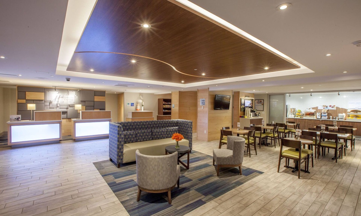 Saint John Hotel | Holiday Inn Express Saint John Harbour Side by IHG