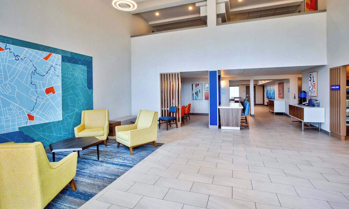 Tyrone Hotel | Holiday Inn Express Silver City by IHG