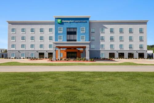 Forrest City Hotel | Holiday Inn Express & Suites Forrest City by IHG