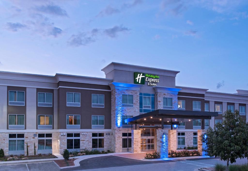 Grandview Hills Hotel | Holiday Inn Express & Suites Austin NW - Four Points by IHG