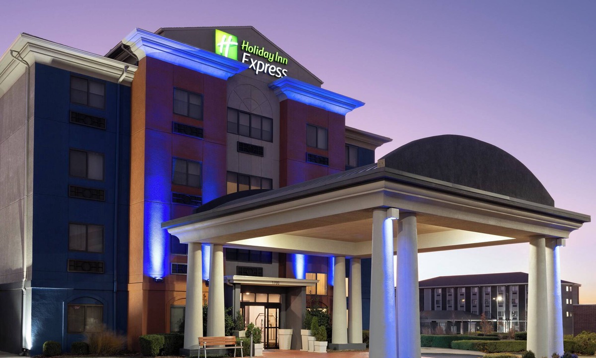 Midwest City Hotel | Holiday Inn Express & Suites Midwest by IHG