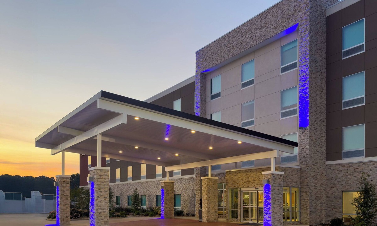 Meridian Hotel | Holiday Inn Express & Suites Meridian I 20 by IHG