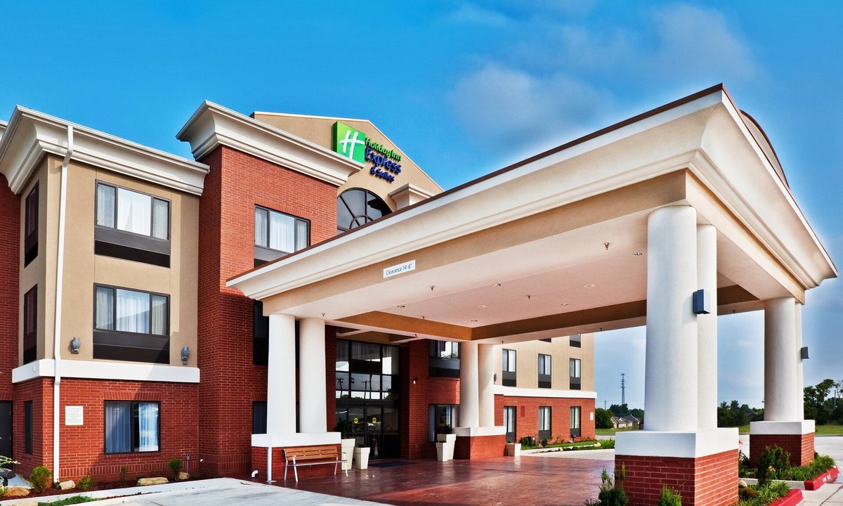 Ponca City Hotel | Holiday Inn Express & Suites Ponca City by IHG