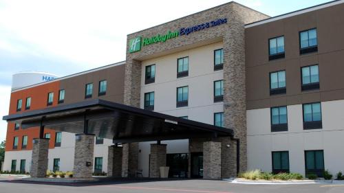 White Hall Hotel | Holiday Inn Express & Suites White Hall by IHG