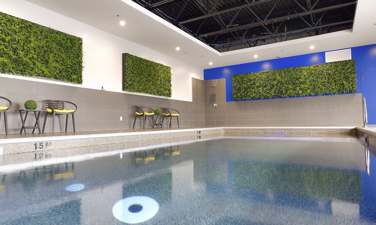 Vaudreuil Hotel | Holiday Inn Express & Suites Vaudreuil by IHG