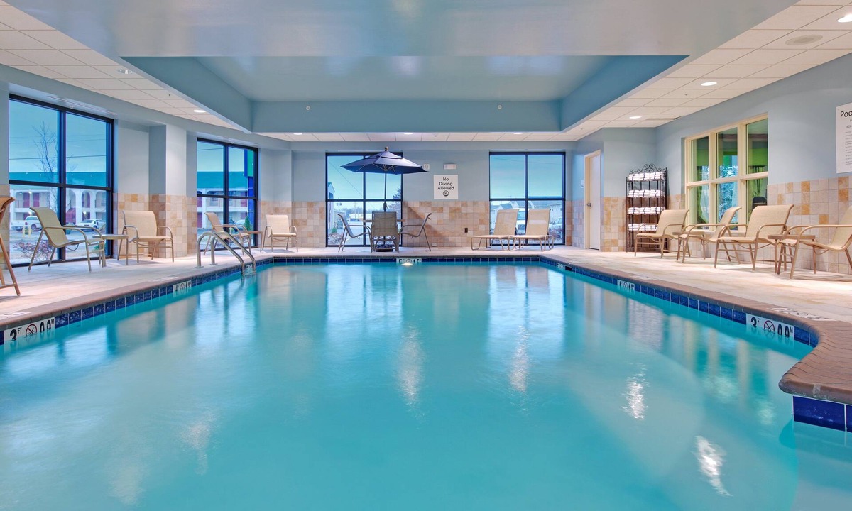 Covington Hotel | Holiday Inn Express & Suites Covington by IHG