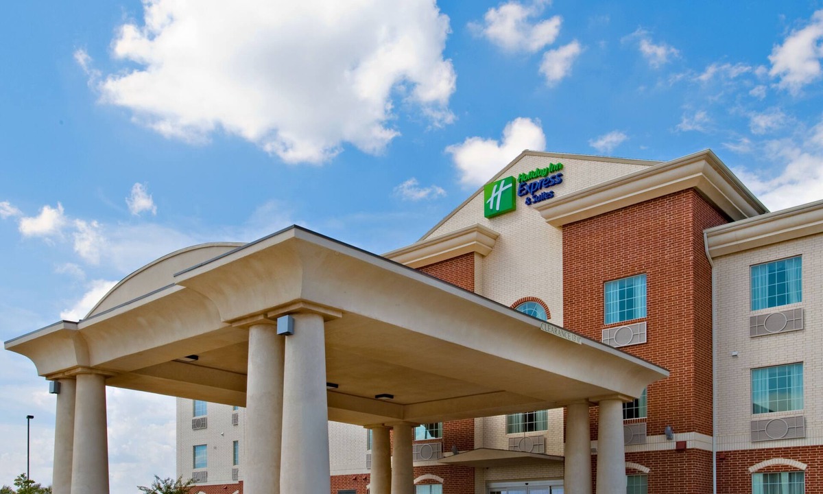 Levelland Hotel | Holiday Inn Express & Suites Levelland by IHG