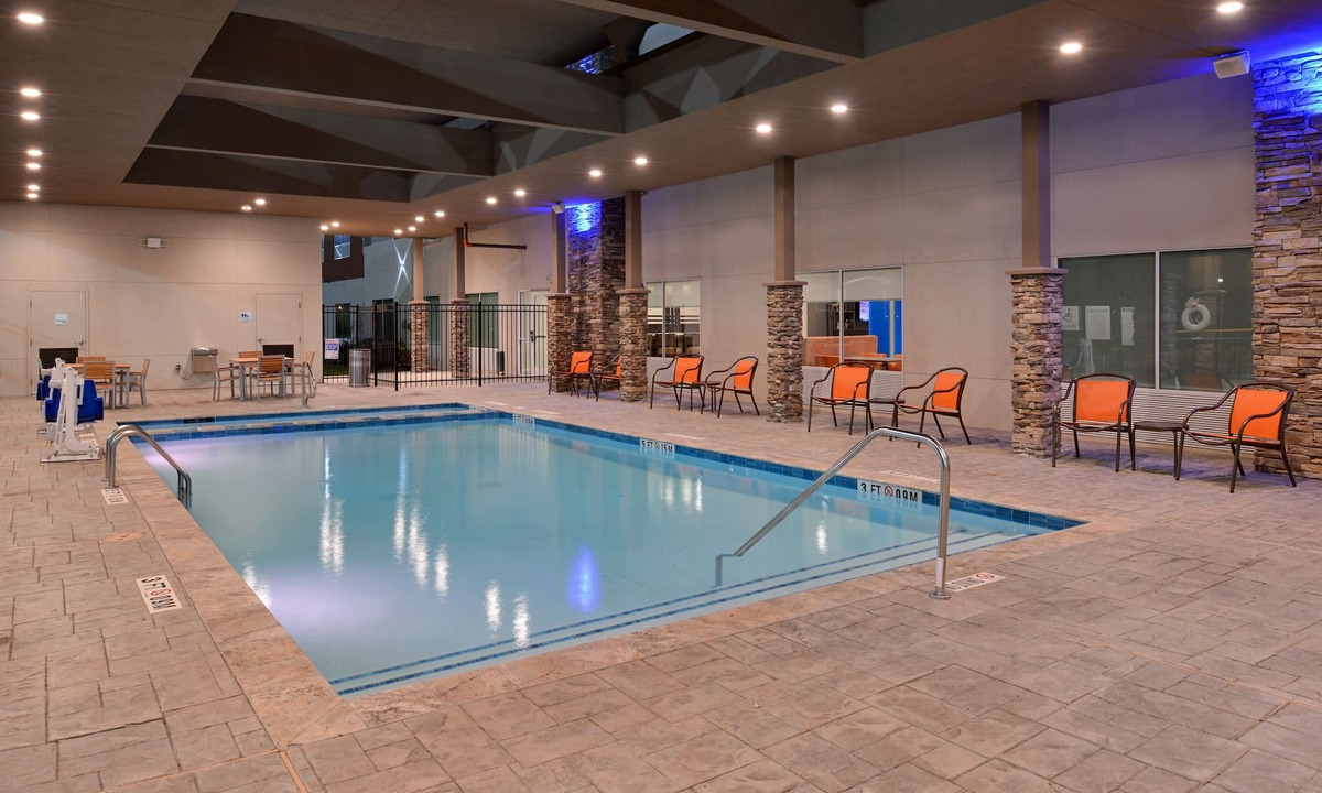 Pasadena Hotel | Holiday Inn Express & Suites Houston E - Pasadena by IHG