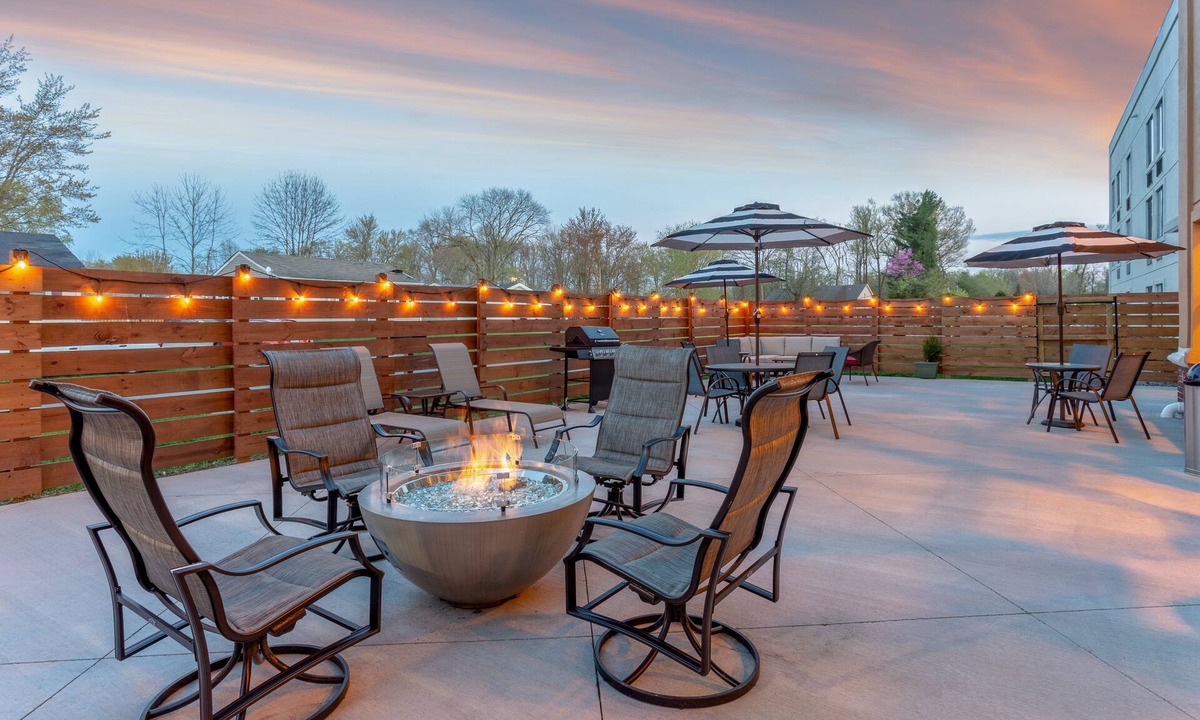 Scottsburg Hotel | Holiday Inn Express & Suites Scottsburg by IHG