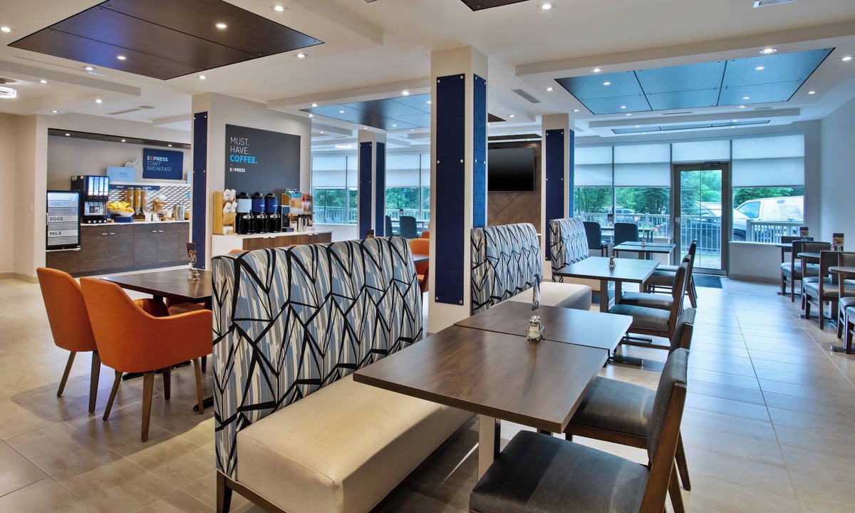 Rideau Heights Hotel | Holiday Inn Express & Suites Kingston Central by IHG