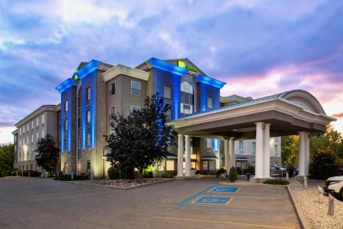 Saskatoon Downtown Hotel | Holiday Inn Express & Suites Saskatoon Centre by IHG